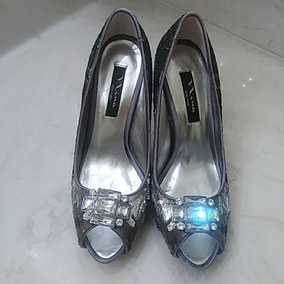 Shoes - Picture 1 of 4